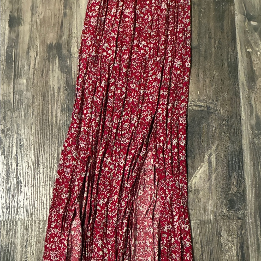 Chic Red Floral Maxi Dress - Picture 2 of 3